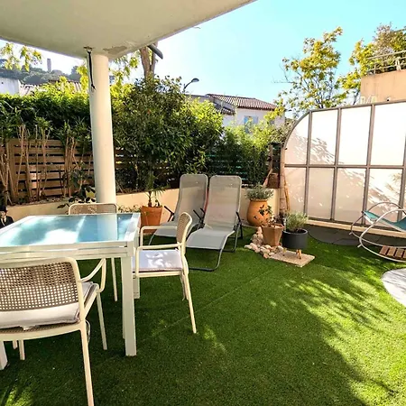 For 4 With Beautiful Garden *